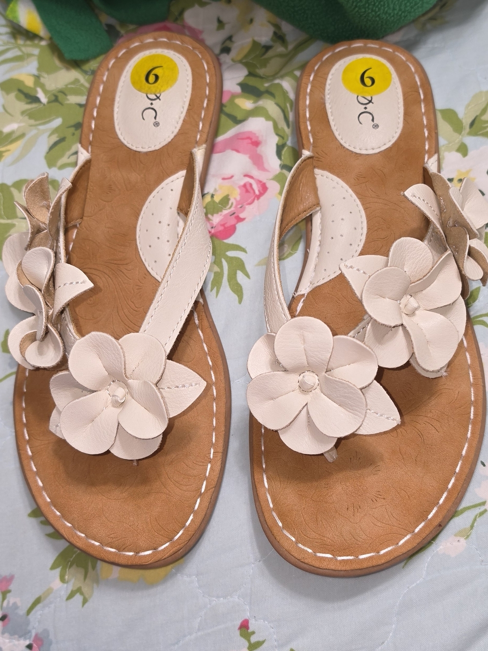 Women’s Floral Thong Sandals - White